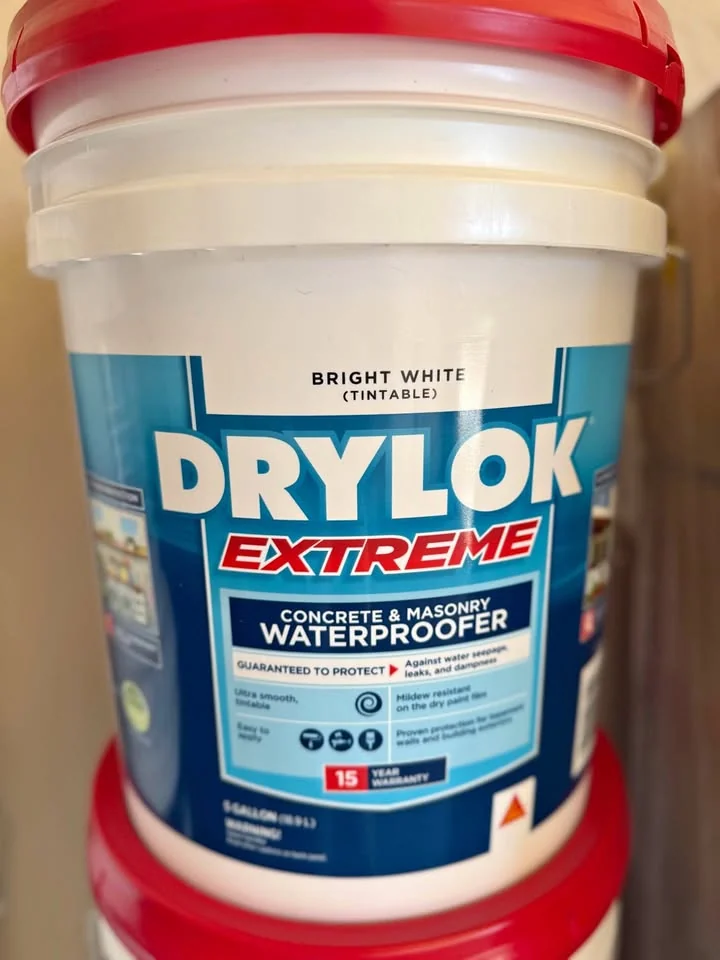 DRYLOK Extreme — Bright White · Masonry waterproofer, actual 5 gallon bucket